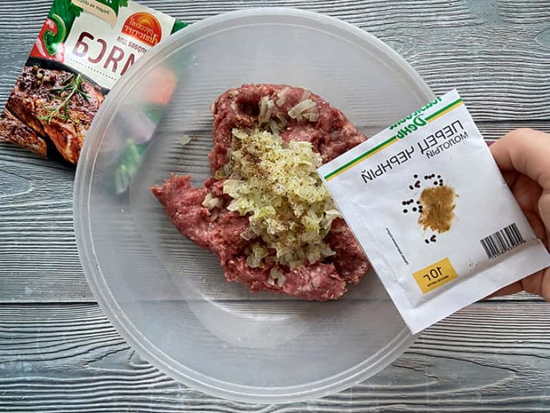 Мясний рулет з фаршу з яйцем у духовці святковий та апетитний 4e1b6e4ffe4dadd14f6f1792c26a00e8 Мясний рулет з фаршу з яйцем у духовці святковий та апетитний