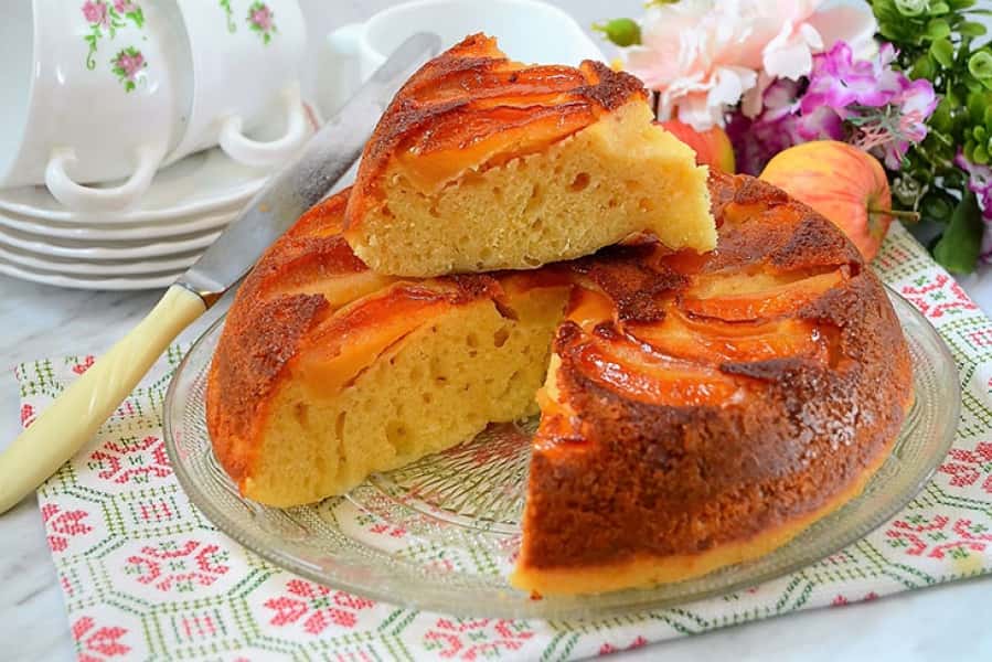 Сирний пиріг з яблуками на сковороді: рецепт з фото покроково 07661bd2132b0adf086cfa90cd38a04e Сирний пиріг з яблуками на сковороді: рецепт з фото покроково