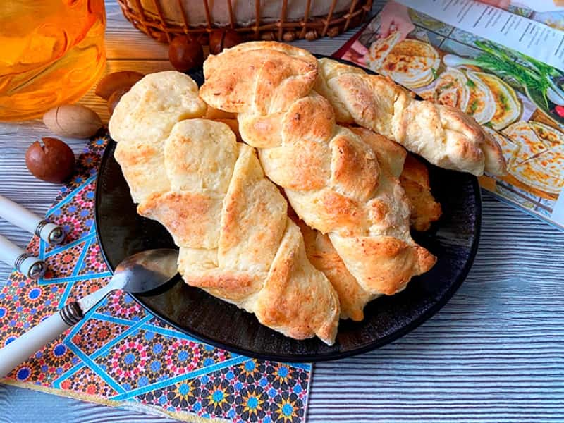 Сирні булочки «Косички»: рецепт з фото покроково 17363e1b0efe5b46a8233be1119f773e Сирні булочки «Косички»: рецепт з фото покроково