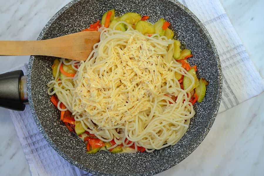 Паста з кабачками у вершковому соусі: рецепт з фото покроково 1857794d832af59524b56aefaba73015 Паста з кабачками у вершковому соусі: рецепт з фото покроково