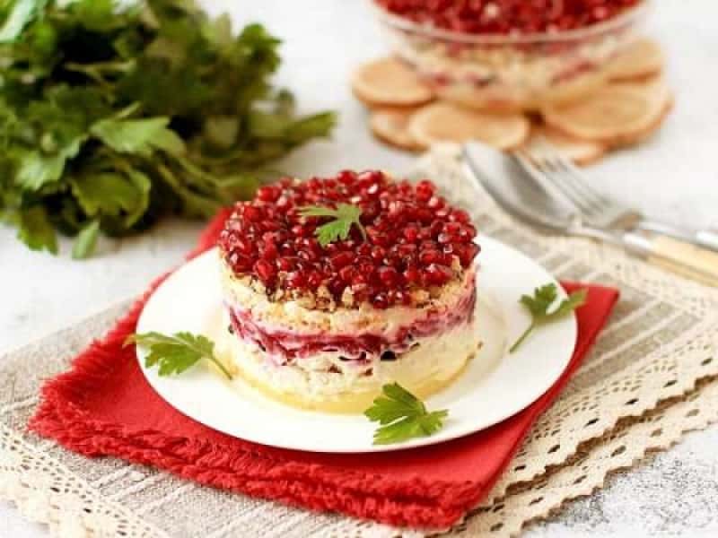 Салат з гранатом та волоськими горіхами – 9 рецептів з фото 3600c4e078a639fd1246f87cc1a6a09d Салат з гранатом та волоськими горіхами – 9 рецептів з фото