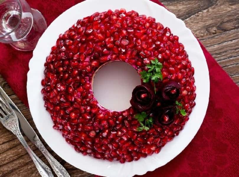 Салат Гранатовий браслет – 10 класичних рецептів з фото 488f61f632209a6985f6238120c99ca3 Салат Гранатовий браслет – 10 класичних рецептів з фото
