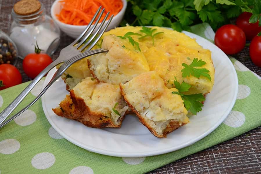 Омлет з хлібними рулетиками: рецепт із фото покроково 53b47ec33f51bc55907b70973d822cd6 Омлет з хлібними рулетиками: рецепт із фото покроково