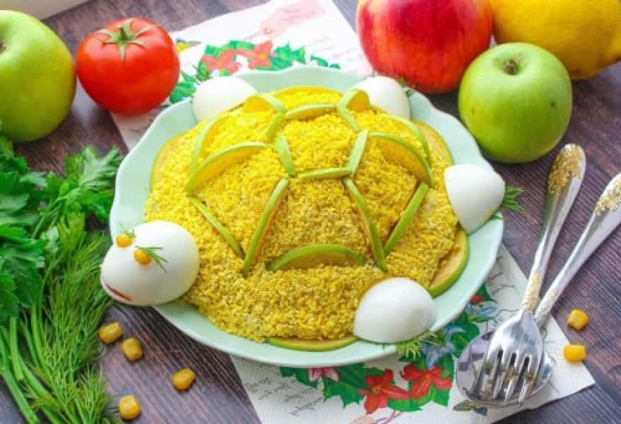 Салат Черепаха з куркою – 8 класичних рецептів з фото 548743955c16b077b50572f198d78660 Салат Черепаха з куркою – 8 класичних рецептів з фото