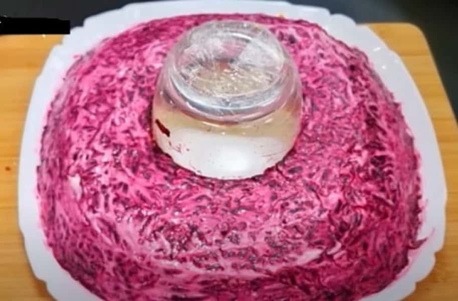 Салат Гранатовий браслет – 10 класичних рецептів з фото 627eeea83288eec4806f0327aad07d24 Салат Гранатовий браслет – 10 класичних рецептів з фото