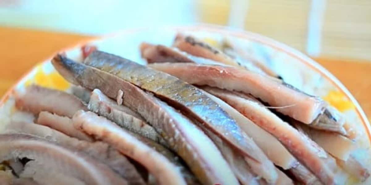 Роли Оселедець під шубою – 4 рецепти з норі та без (з фото) 654aaf1f32640acf63c9f6b143235ddf Роли Оселедець під шубою – 4 рецепти з норі та без (з фото)