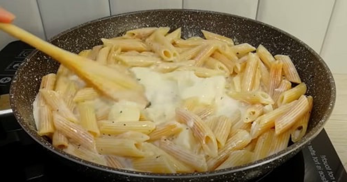 Макарони із сиром на сковороді – ТОП 10 смачних рецептів фото 6e67d1f70a239b71b1cb4c164deb1c20 Макарони із сиром на сковороді – ТОП 10 смачних рецептів фото