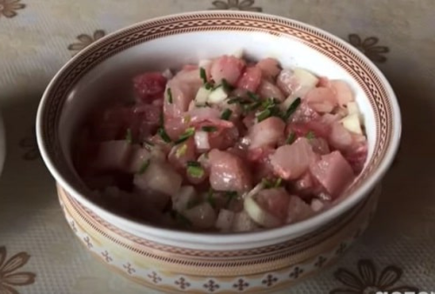 Салат Індигірка – класичний якутський рецепт (з фото) 8697eaf682b62f385e06bcc538e989a9 Салат Індигірка – класичний якутський рецепт (з фото)