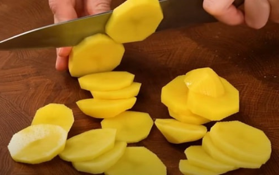 Куряча грудка по французьки – 5 рецептів у духовці (з фото) 896b066531041d0e3ade532397130ed8 Куряча грудка по французьки – 5 рецептів у духовці (з фото)