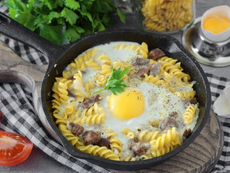 Макарони з яйцем на сковороді – ТОП 9 рецептів із фото e90ce1d0bae373405519d4066aa27d07 Макарони з яйцем на сковороді – ТОП 9 рецептів із фото