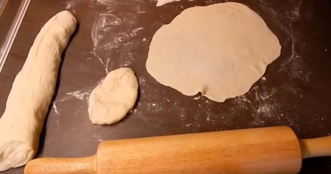 Домашні чебуреки з мясом на сковороді 5 рецептів, соковитих і хрустких чебуреків, з покроковими фото 005db443df3e97595d667c625c666ed1 Домашні чебуреки з мясом на сковороді 5 рецептів, соковитих і хрустких чебуреків, з покроковими фото