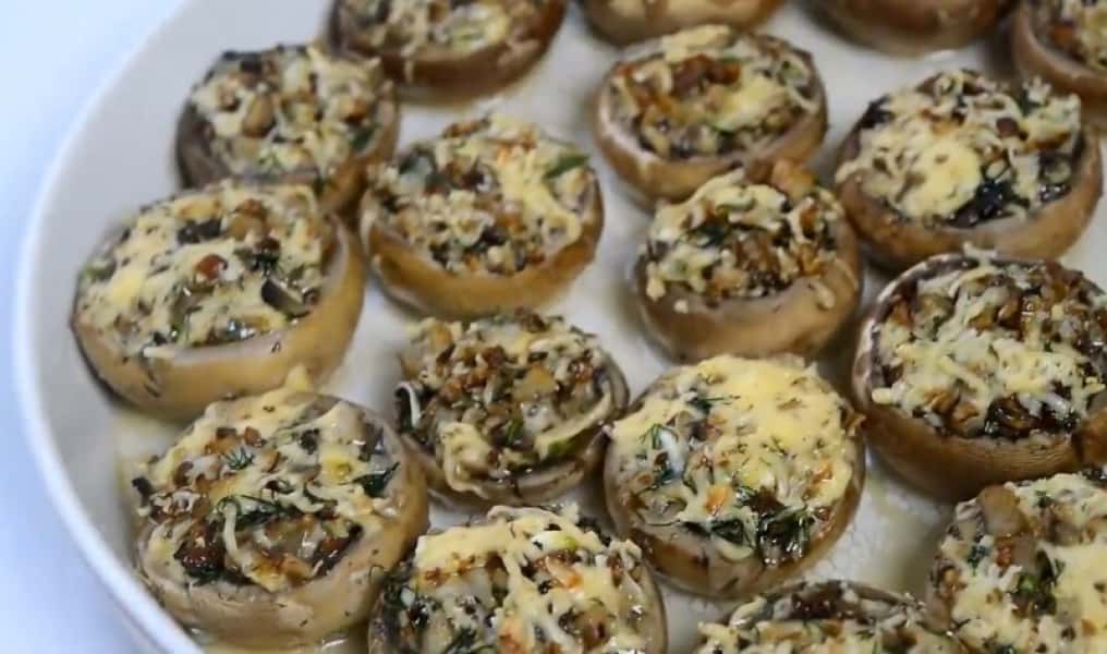 Фаршировані печериці у духовці 15 простих рецептів запечених грибів, з покроковими фото 01aac40fb6c424be2a6d89c7900df602 Фаршировані печериці у духовці 15 простих рецептів запечених грибів, з покроковими фото