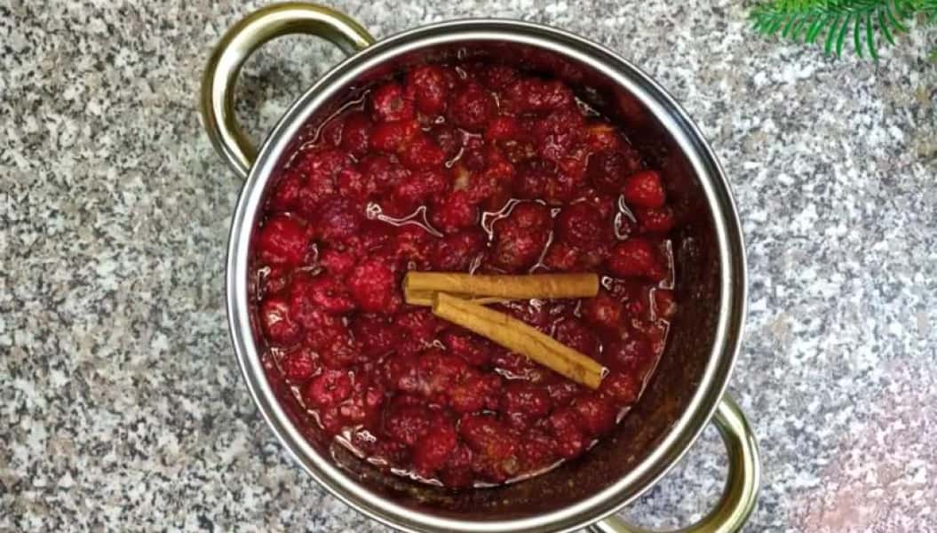 Малинове варення на зиму 12 простих та смачних рецептів густого варення, з покроковими фото 026d99be90e6fe068de3a819dcf67cee Малинове варення на зиму 12 простих та смачних рецептів густого варення, з покроковими фото