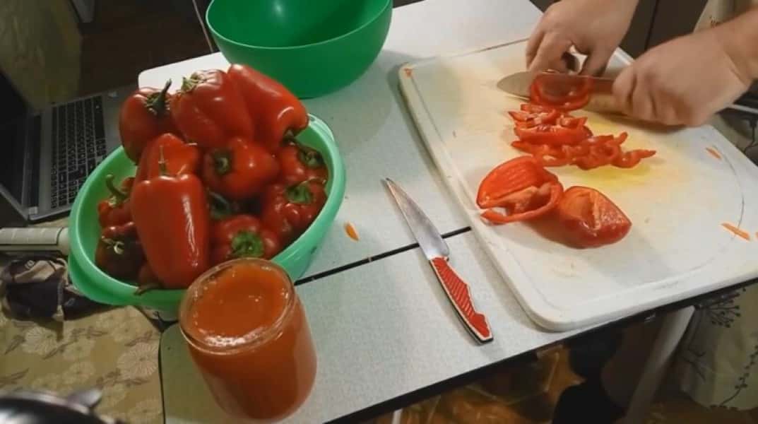 Лечо з перцю та помідор на зиму 12 найсмачніших рецептів, з покроковими фото 02b8a7abf29183a3c729f10a1cc50f68 Лечо з перцю та помідор на зиму 12 найсмачніших рецептів, з покроковими фото