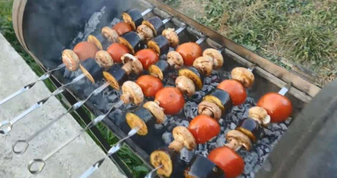 Печериці на мангалі 12 рецептів маринаду для шашлику з грибів, з покроковими фото 039335b82785e8ae37006df1c340f458 Печериці на мангалі 12 рецептів маринаду для шашлику з грибів, з покроковими фото