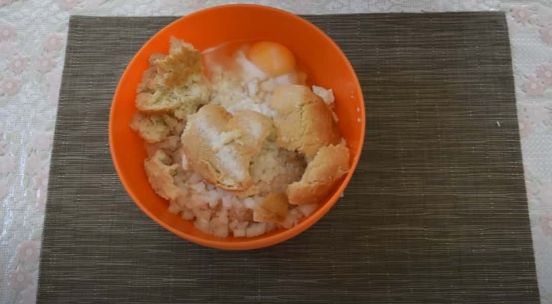 Котлети з курячого фаршу на сковороді 9 рецептів з покроковими фото соковитих та смачних котлет 05519fec5be386e604e6c1f893cbecaa Котлети з курячого фаршу на сковороді 9 рецептів з покроковими фото соковитих та смачних котлет