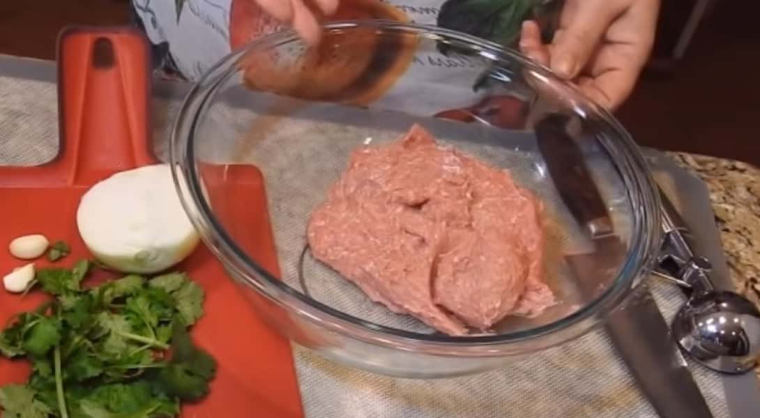 Котлети з курячого фаршу на сковороді 9 рецептів з покроковими фото соковитих та смачних котлет 08f9857426164b6e9ead6ee4cf636ca8 Котлети з курячого фаршу на сковороді 9 рецептів з покроковими фото соковитих та смачних котлет