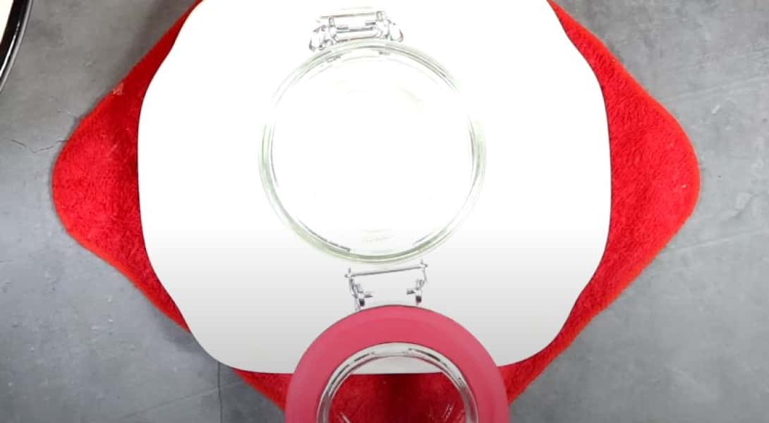 Полуничне варення на зиму з цілими ягодами – 7 рецептів густого варення, з покроковими фото 09f91cef5dc11c509d44b23374a66e3c Полуничне варення на зиму з цілими ягодами – 7 рецептів густого варення, з покроковими фото