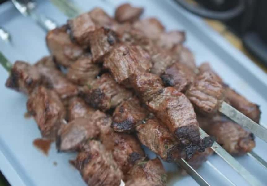 Шашлик із яловичини 11 рецептів + найсмачніший маринад, щоб мясо було мяким та соковитим 0a03ba12ea8689b345263feed889da99 Шашлик із яловичини 11 рецептів + найсмачніший маринад, щоб мясо було мяким та соковитим