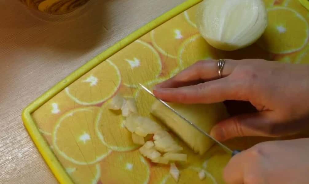 Капуста тушкована на сковороді 7 рецептів з покроковими фото. Класичні рецепти тушкованої капусти 0d3607822d1e0fc91e38b8331d247362 Капуста тушкована на сковороді 7 рецептів з покроковими фото. Класичні рецепти тушкованої капусти