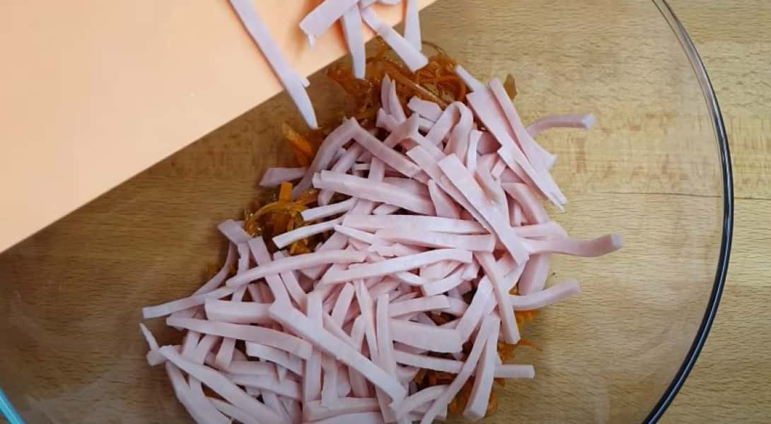 Салат з квасолею та сухариками 10 дуже смачних рецептів, з покроковими фото 104e50782b509f56850269d00454b86d Салат з квасолею та сухариками 10 дуже смачних рецептів, з покроковими фото