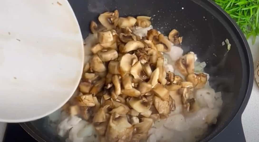 Курка у вершковому соусі на сковороді 8 рецептів, з покроковими фото 10506f22c0291663426ad9af0a041839 Курка у вершковому соусі на сковороді 8 рецептів, з покроковими фото