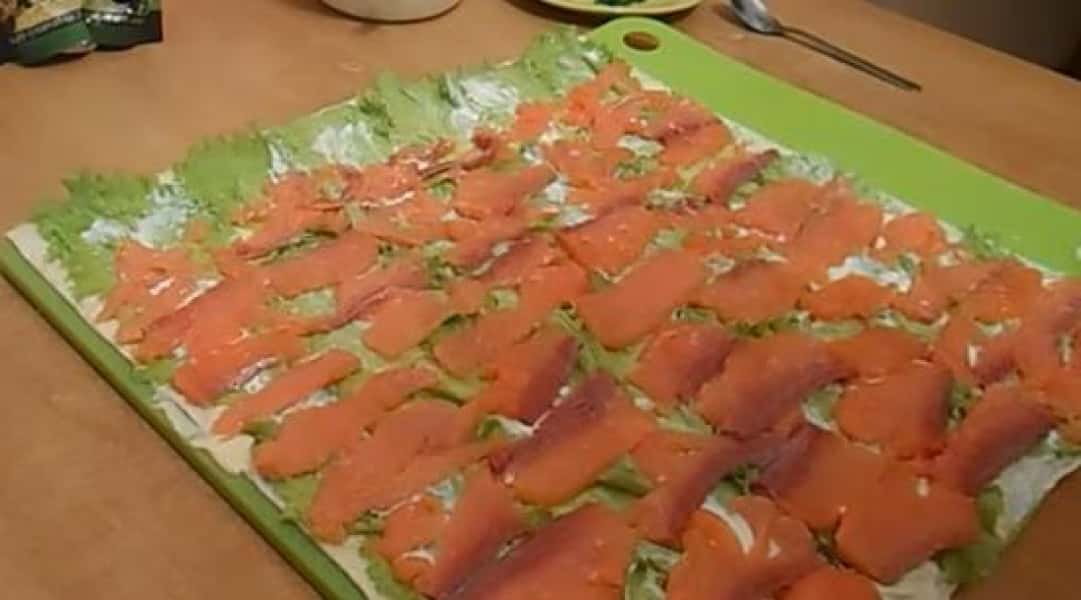 Рулет з лаваша з різними начинками ТОП 18 простих та смачних рецептів на святковий стіл, з покроковими фото 1156315c7708a30a59841574944e77fb Рулет з лаваша з різними начинками ТОП 18 простих та смачних рецептів на святковий стіл, з покроковими фото