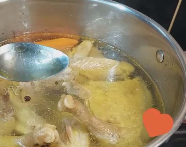 Холодець з курки без желатину: найпростіші рецепти з покроковими фото 11ff9b750e6f7641ab86dee5952568cc Холодець з курки без желатину: найпростіші рецепти з покроковими фото