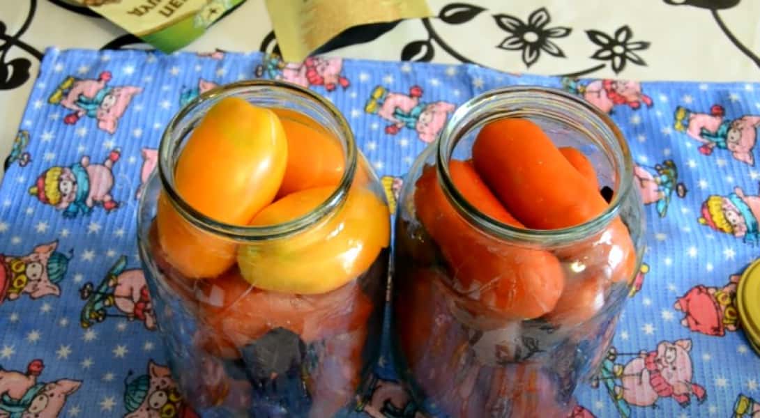 Мариновані помідори в банках на зиму 11 рецептів з покроковими фото. Дуже смачні та солодкі 1944d367ae5fd3cfc7909a786256971a Мариновані помідори в банках на зиму 11 рецептів з покроковими фото. Дуже смачні та солодкі