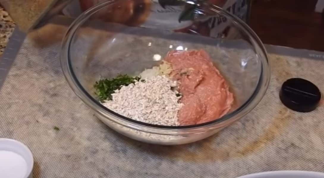 Котлети з курячого фаршу на сковороді 9 рецептів з покроковими фото соковитих та смачних котлет 1a6879aef558cf8ebc9ac099abaaee39 Котлети з курячого фаршу на сковороді 9 рецептів з покроковими фото соковитих та смачних котлет