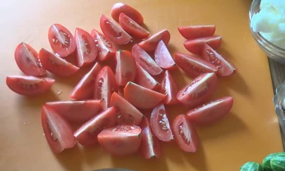Асорті помідори з огірками на зиму – 13 найсмачніших рецептів, з покроковими фото 1c536ab89f3a8e993449777ca9ab7d14 Асорті помідори з огірками на зиму – 13 найсмачніших рецептів, з покроковими фото