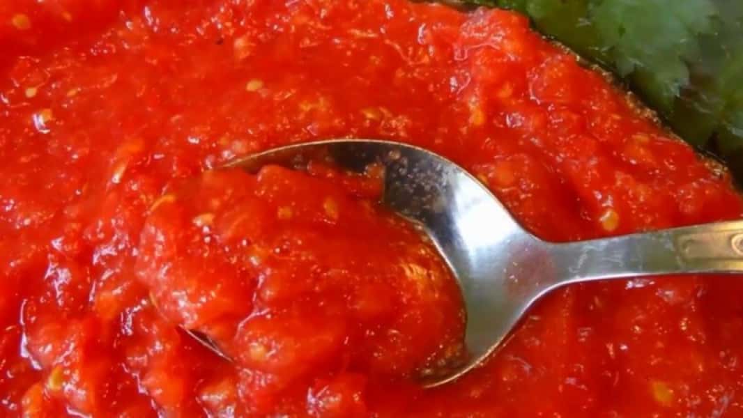 Аджика з кабачків на зиму 6 смачних рецептів кабачкової закуски, з покроковими фото 1d786e8c289d99f1ae7b0f9d7670adb2 Аджика з кабачків на зиму 6 смачних рецептів кабачкової закуски, з покроковими фото