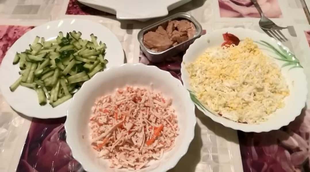Салат з печінкою тріски 12 дуже смачних класичних рецептів, з покроковими фото 23aaa5a528a4fd04f5c7f37f90cab916 Салат з печінкою тріски 12 дуже смачних класичних рецептів, з покроковими фото