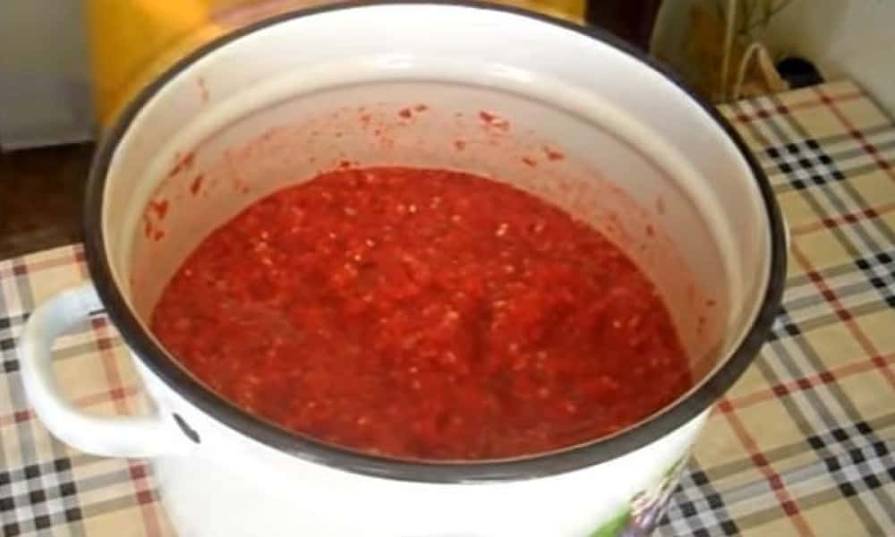 Аджика на зиму класичний рецепт з помідорів та часнику, з покроковими фото 2452d6b6ac74a2f74773adfc8b55ae60 Аджика на зиму класичний рецепт з помідорів та часнику, з покроковими фото