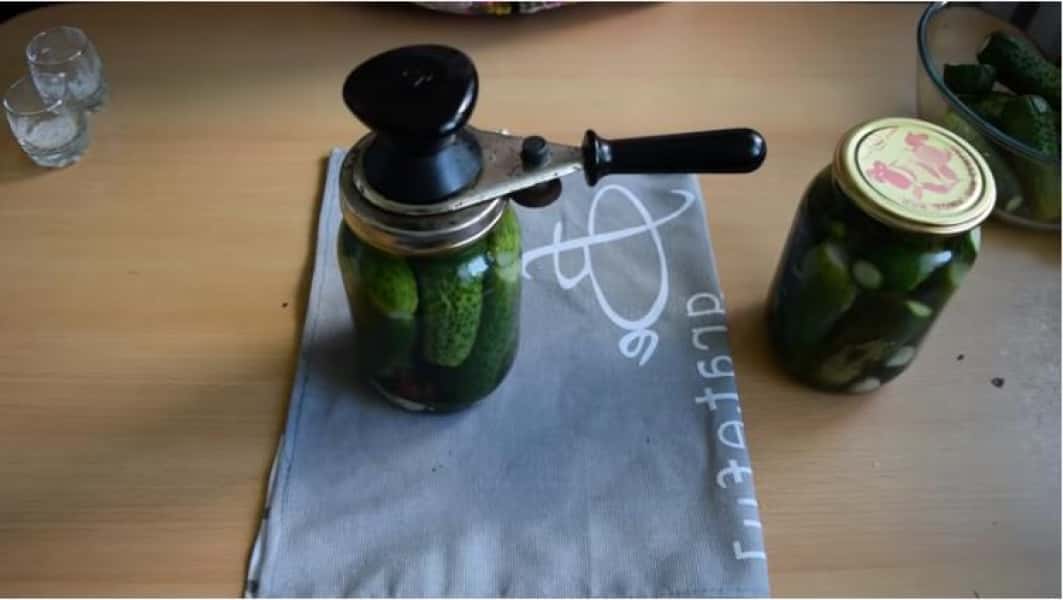 Мариновані огірки на зиму у банках 13 рецептів консервованих огірків, з покроковими фото 2516ad29ef60bbd247d7f133a7fd2522 Мариновані огірки на зиму у банках 13 рецептів консервованих огірків, з покроковими фото