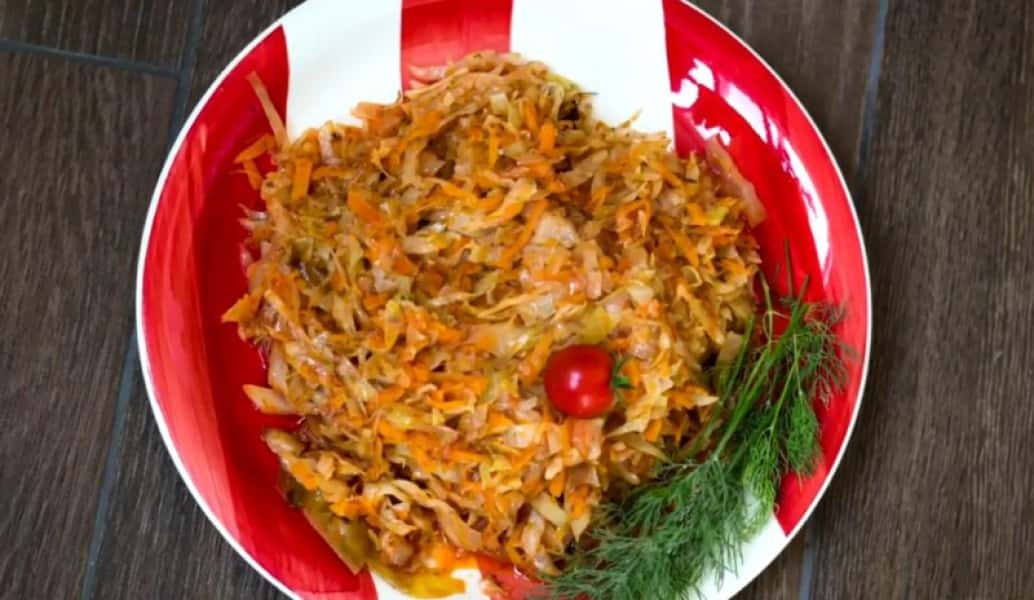 Капуста тушкована на сковороді 7 рецептів з покроковими фото. Класичні рецепти тушкованої капусти 257aa839394d6a5897b494b68735f3bf Капуста тушкована на сковороді 7 рецептів з покроковими фото. Класичні рецепти тушкованої капусти