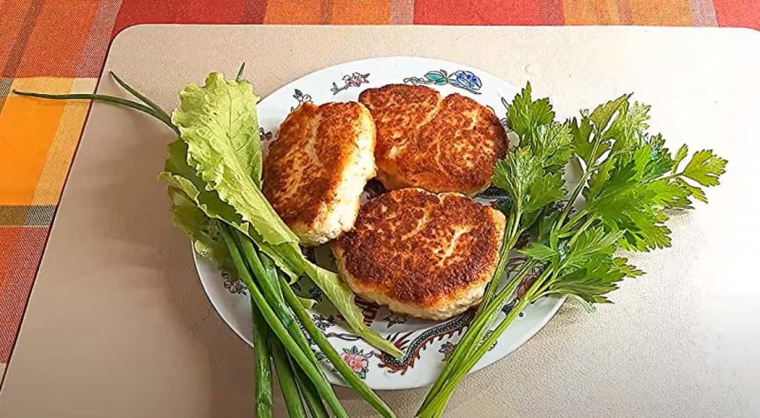 Котлети з індички на сковороді 6 рецептів соковитих та мяких котлет, з покроковими фото 28955b26354951b50e9b8e5a2c33d310 Котлети з індички на сковороді 6 рецептів соковитих та мяких котлет, з покроковими фото