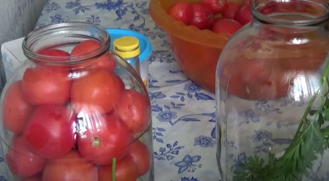 Мариновані помідори в банках на зиму 11 рецептів з покроковими фото. Дуже смачні та солодкі 2effecbf805a2d28c313c4fcfd1bdd15 Мариновані помідори в банках на зиму 11 рецептів з покроковими фото. Дуже смачні та солодкі