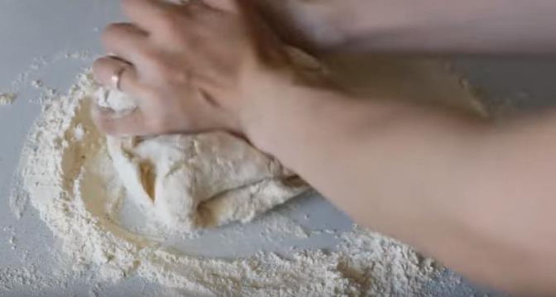 Домашні чебуреки з мясом на сковороді 5 рецептів, соковитих і хрустких чебуреків, з покроковими фото 2f4f17c2918faf47b23358861689e3ae Домашні чебуреки з мясом на сковороді 5 рецептів, соковитих і хрустких чебуреків, з покроковими фото