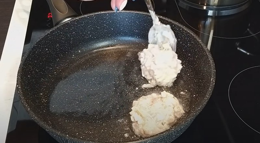 Котлети з курячого фаршу на сковороді 9 рецептів з покроковими фото соковитих та смачних котлет 36ec2941e3448932987157211abf6bd9 Котлети з курячого фаршу на сковороді 9 рецептів з покроковими фото соковитих та смачних котлет