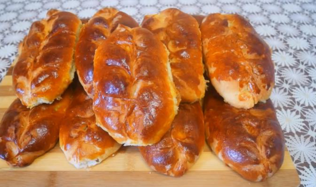 Тістечка з яблуками в духовці з дріжджового тіста 6 рецептів з покроковими фото 37f96166127fdb8462e44880ff16a975 Тістечка з яблуками в духовці з дріжджового тіста 6 рецептів з покроковими фото