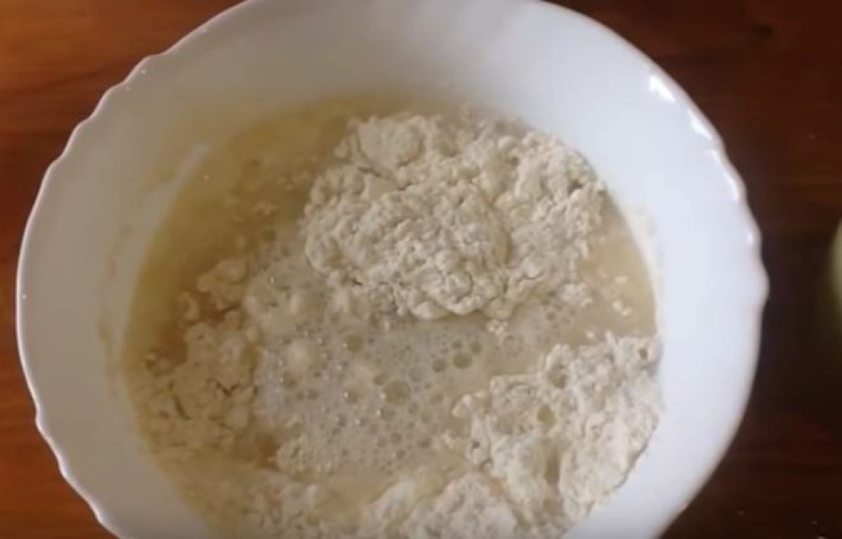 Як приготувати чебуреки з мясом у домашніх умовах 6 рецептів смачних чебуреків, з покроковими фото 38a8df98be7178547260fb6e79bc1b59 Як приготувати чебуреки з мясом у домашніх умовах 6 рецептів смачних чебуреків, з покроковими фото