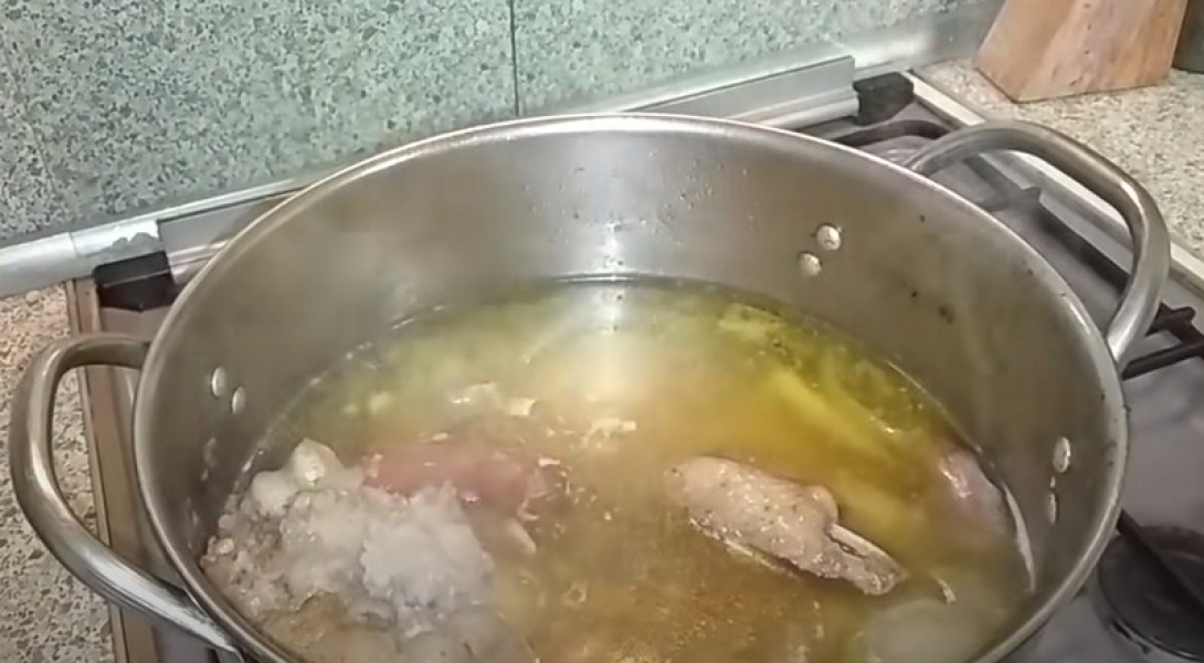 Холодець зі свинячої рульки як варити свинячий холодець 6 рецептів з покроковими фото 3da9969369e6ddcc06eae9f6c6c13630 Холодець зі свинячої рульки як варити свинячий холодець 6 рецептів з покроковими фото