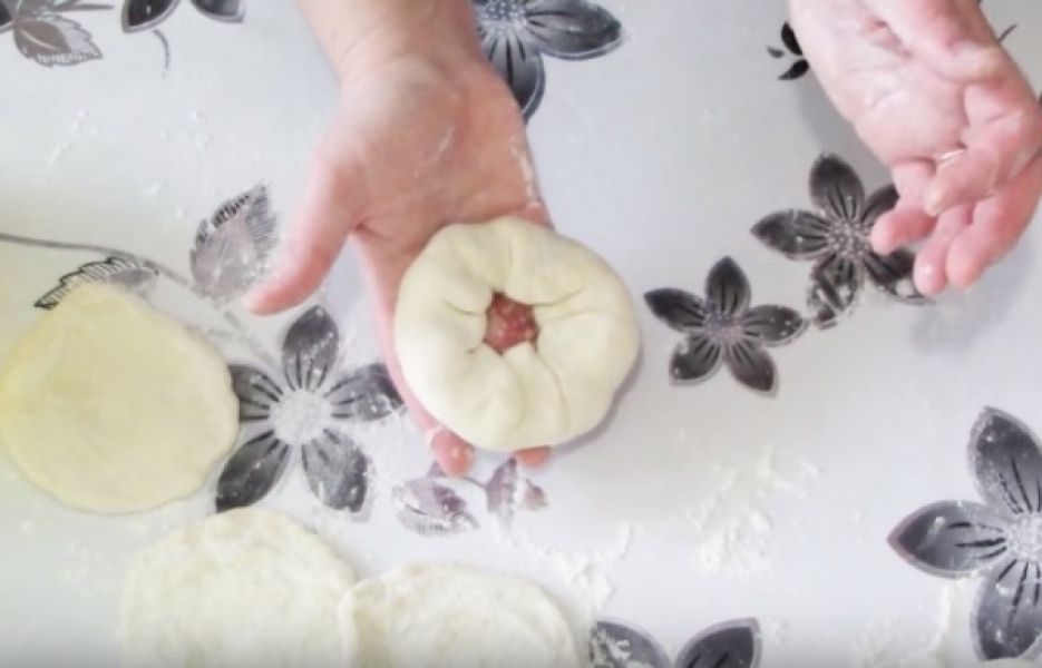Біляші з мясом на сковороді 7 рецептів з покроковими фото, дуже смачних домашніх біляшів 4049ab6c94a9c3d4355fa5215d97e32e Біляші з мясом на сковороді 7 рецептів з покроковими фото, дуже смачних домашніх біляшів