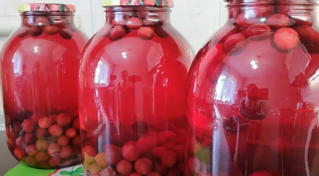 Компот з черешні на зиму 9 простих рецептів заготівлі, з покроковими фото 43ec300a75bb709bf4a84bacca8bf0d1 Компот з черешні на зиму 9 простих рецептів заготівлі, з покроковими фото