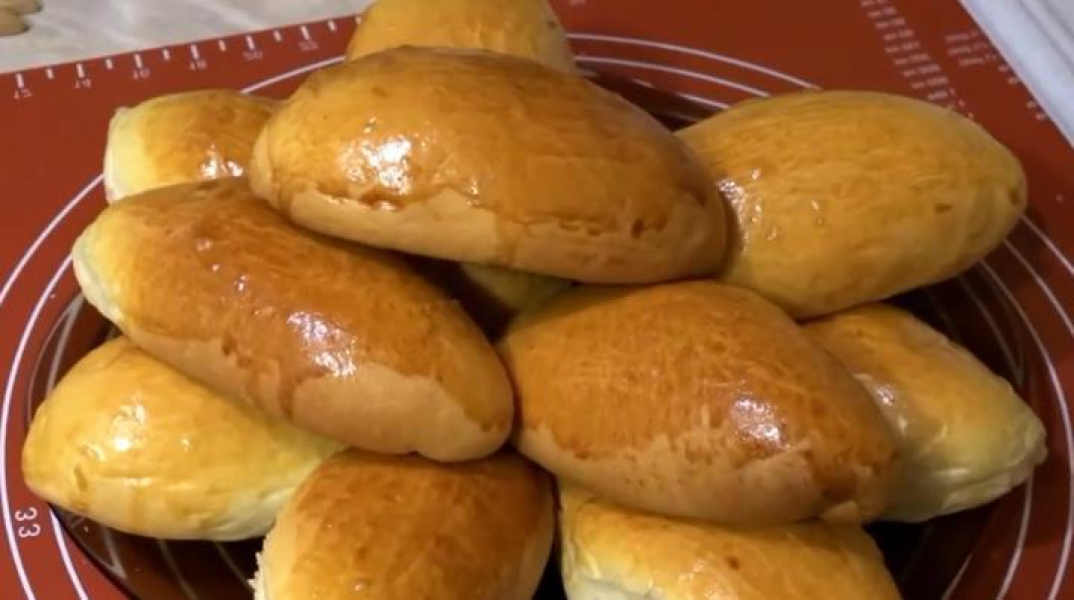 Тістечка з яблуками в духовці з дріжджового тіста 6 рецептів з покроковими фото 45659eb45a59d62415ff3e32e7d28c6b Тістечка з яблуками в духовці з дріжджового тіста 6 рецептів з покроковими фото