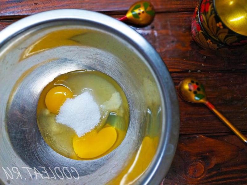 Млинці на молоці простий рецепт, з покроковими фото 4b2771ee53b038e48fa9b7774651543f Млинці на молоці простий рецепт, з покроковими фото