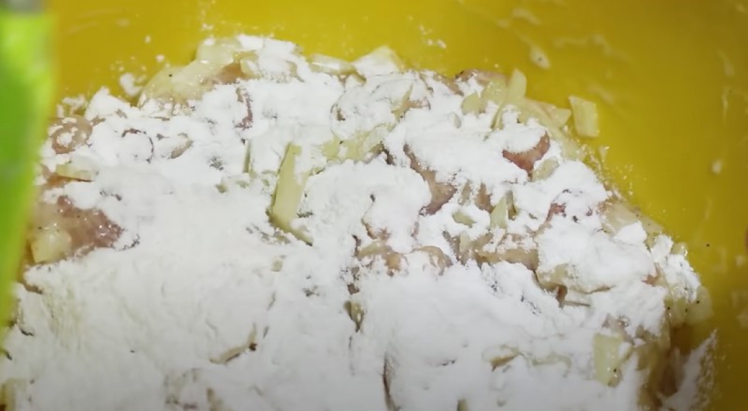 Котлети з курячого фаршу на сковороді 9 рецептів з покроковими фото соковитих та смачних котлет 4c711c65494dac2209a2caf75f5a6cd8 Котлети з курячого фаршу на сковороді 9 рецептів з покроковими фото соковитих та смачних котлет
