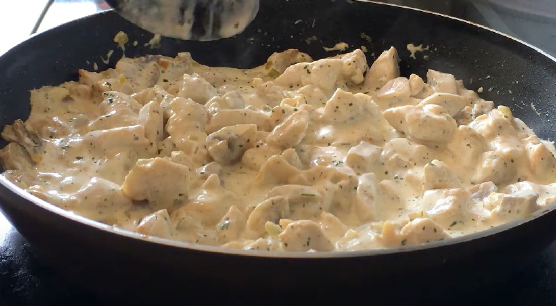 Курка у вершковому соусі на сковороді 8 рецептів, з покроковими фото 4f20c6f11040b7611454d82e9de1bf20 Курка у вершковому соусі на сковороді 8 рецептів, з покроковими фото