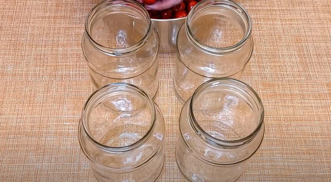 Компот з черешні на зиму 9 простих рецептів заготівлі, з покроковими фото 53e1ace9ca118b28a4d66fbd17914bb1 Компот з черешні на зиму 9 простих рецептів заготівлі, з покроковими фото